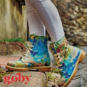 Eco-friendly beige printed boots Size 37